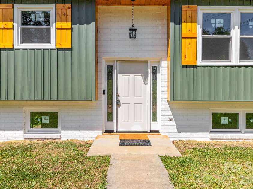 2474 Cedar Valley Drive, Conover, NC 28613.  MLS# CAR4342521, YatesRealty ID 4732. 