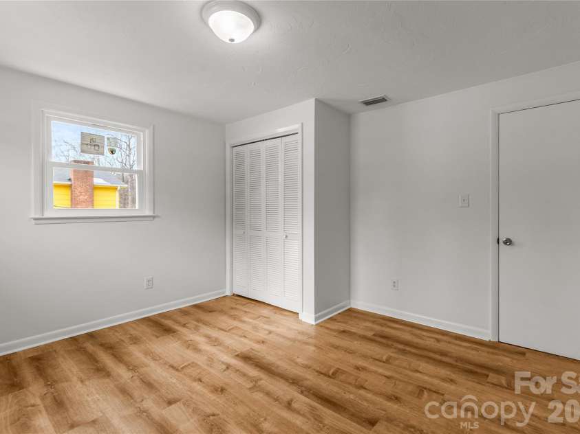 2474 Cedar Valley Drive, Conover, NC 28613.  MLS# CAR4342521, YatesRealty ID 4732. Bedroom 3