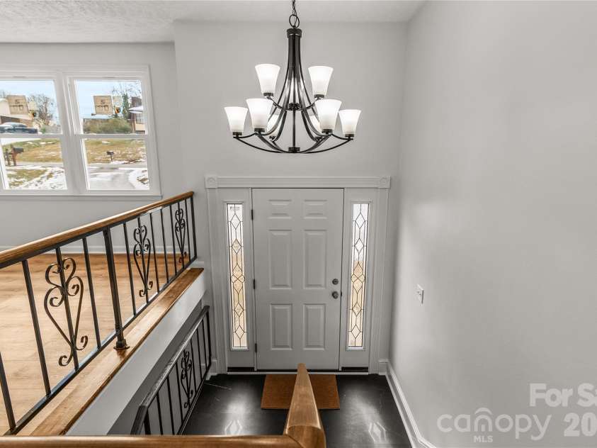 2474 Cedar Valley Drive, Conover, NC 28613.  MLS# CAR4342521, YatesRealty ID 4732. Foyer