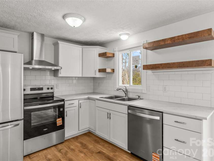 2474 Cedar Valley Drive, Conover, NC 28613.  MLS# CAR4342521, YatesRealty ID 4732. Fully updated kitchen