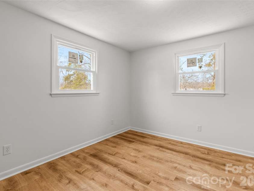 2474 Cedar Valley Drive, Conover, NC 28613.  MLS# CAR4342521, YatesRealty ID 4732. Primary Bedroom