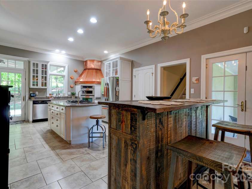 2929 Laura Road, Shelby, NC 28150.  MLS# CAR4127712, YatesRealty ID 4732. Breakfast area