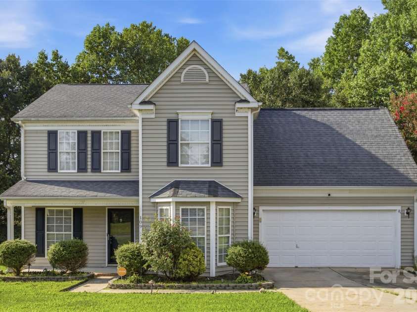 109 Clairwood Drive, Mount Holly, NC 28120.  MLS# CAR4412203, YatesRealty ID 47320. 