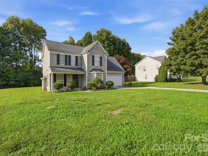 109 Clairwood Drive, Mount Holly, NC 28120.  MLS# CAR4412203, YatesRealty ID 47320. 