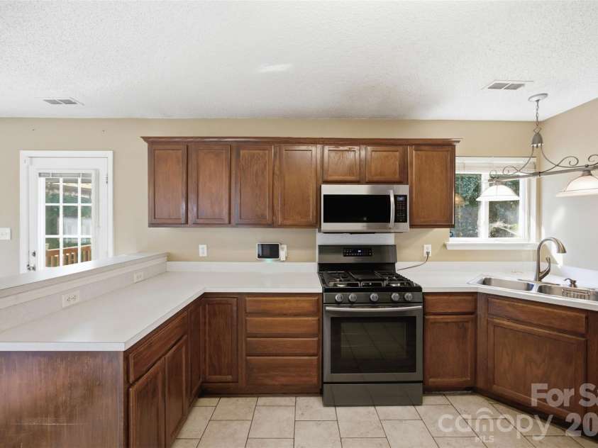 109 Clairwood Drive, Mount Holly, NC 28120.  MLS# CAR4412203, YatesRealty ID 47320. 