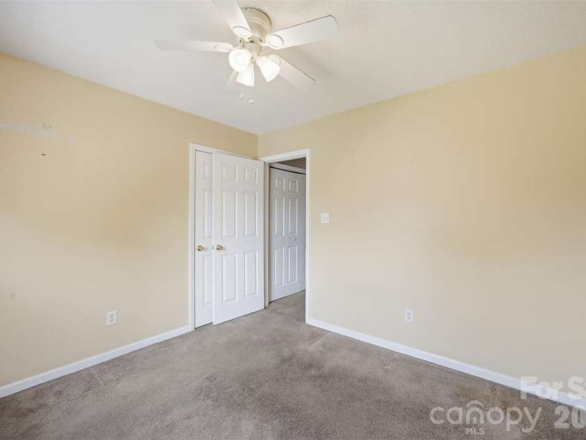 109 Clairwood Drive, Mount Holly, NC 28120.  MLS# CAR4412203, YatesRealty ID 47320. 