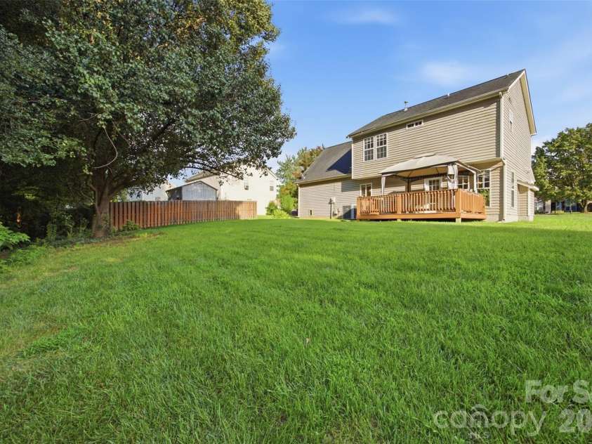 109 Clairwood Drive, Mount Holly, NC 28120.  MLS# CAR4412203, YatesRealty ID 47320. 