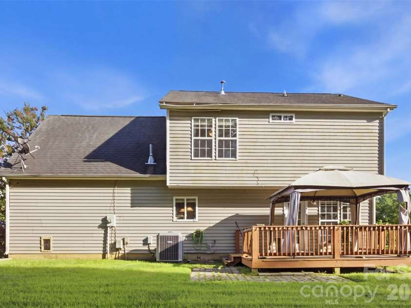 109 Clairwood Drive, Mount Holly, NC 28120.  MLS# CAR4412203, YatesRealty ID 47320. 