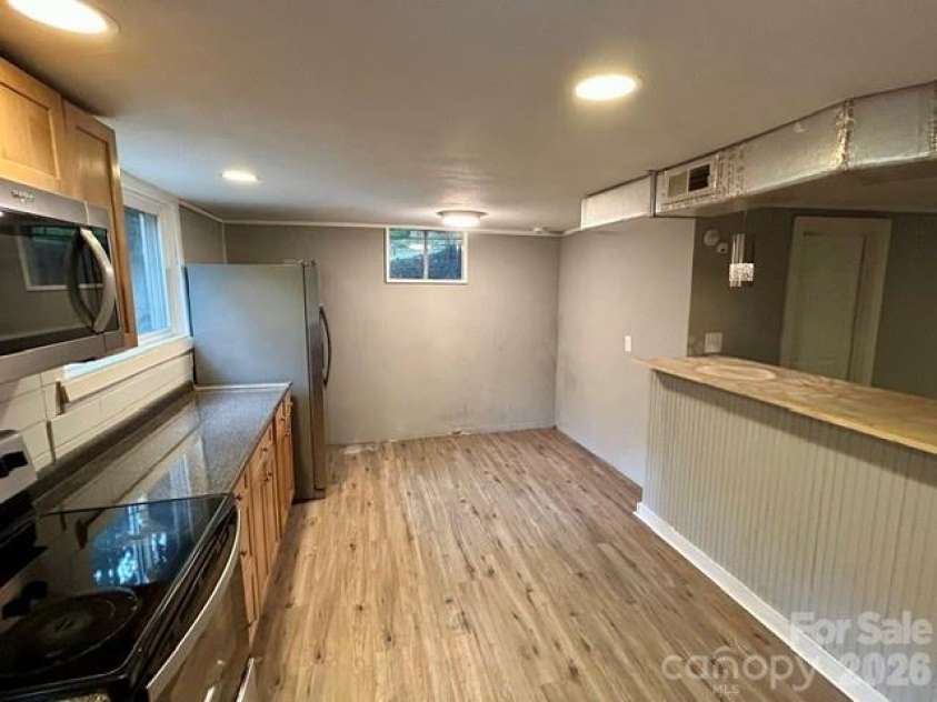 62 Kinard Lane, Penrose, NC 28766.  MLS# CAR4418956, YatesRealty ID 47323. 