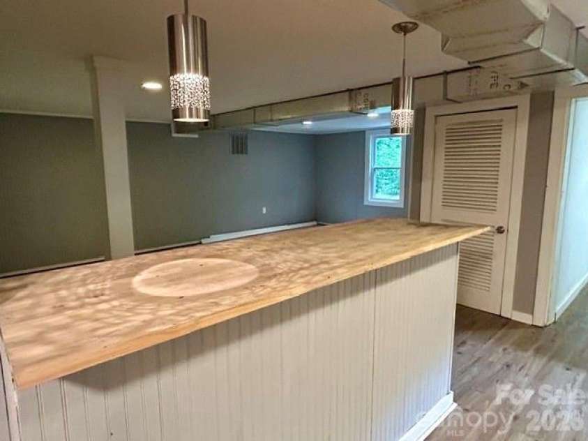 62 Kinard Lane, Penrose, NC 28766.  MLS# CAR4418956, YatesRealty ID 47323. 