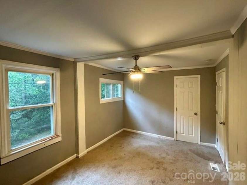 62 Kinard Lane, Penrose, NC 28766.  MLS# CAR4418956, YatesRealty ID 47323. BR2