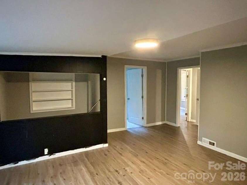 62 Kinard Lane, Penrose, NC 28766.  MLS# CAR4418956, YatesRealty ID 47323. Living Rm