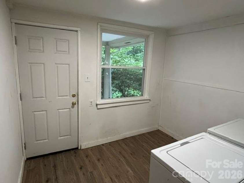 62 Kinard Lane, Penrose, NC 28766.  MLS# CAR4418956, YatesRealty ID 47323. Lower Level Entrance