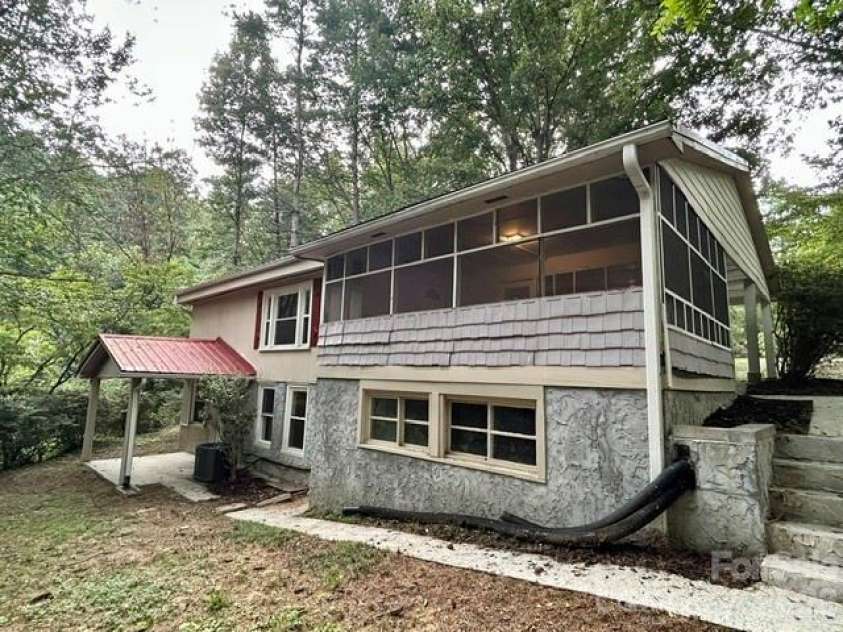 62 Kinard Lane, Penrose, NC 28766.  MLS# CAR4418956, YatesRealty ID 47323. Rear