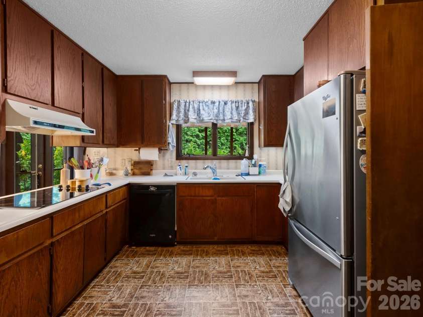 343 White Pine Drive, Fletcher, NC 28732.  MLS# CAR4418799, YatesRealty ID 47327. 