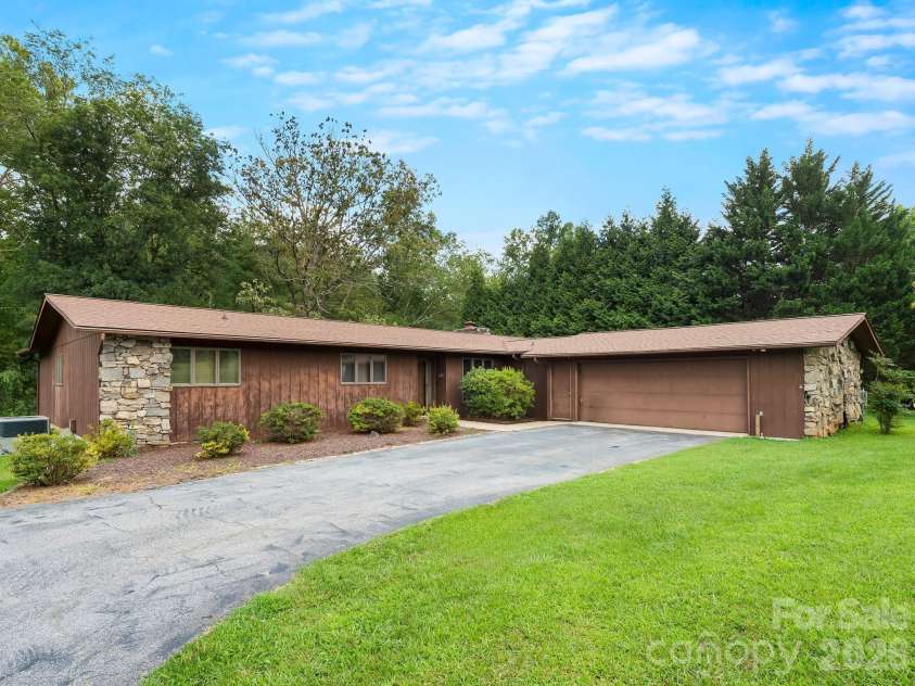 343 White Pine Drive, Fletcher, NC 28732.  MLS# CAR4418799, YatesRealty ID 47327. 