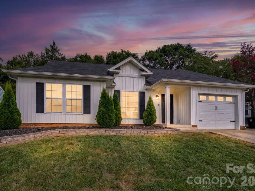 3356 Chadbury Drive, Concord, NC 28027.  MLS# CAR4413280, YatesRealty ID 47330. 