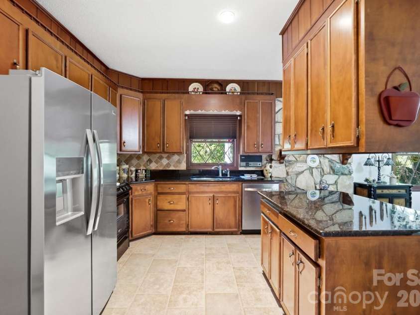 11300 NC Hwy 73 Highway, Mount Pleasant, NC 28124.  MLS# CAR4401793, YatesRealty ID 47331. Kitchen
