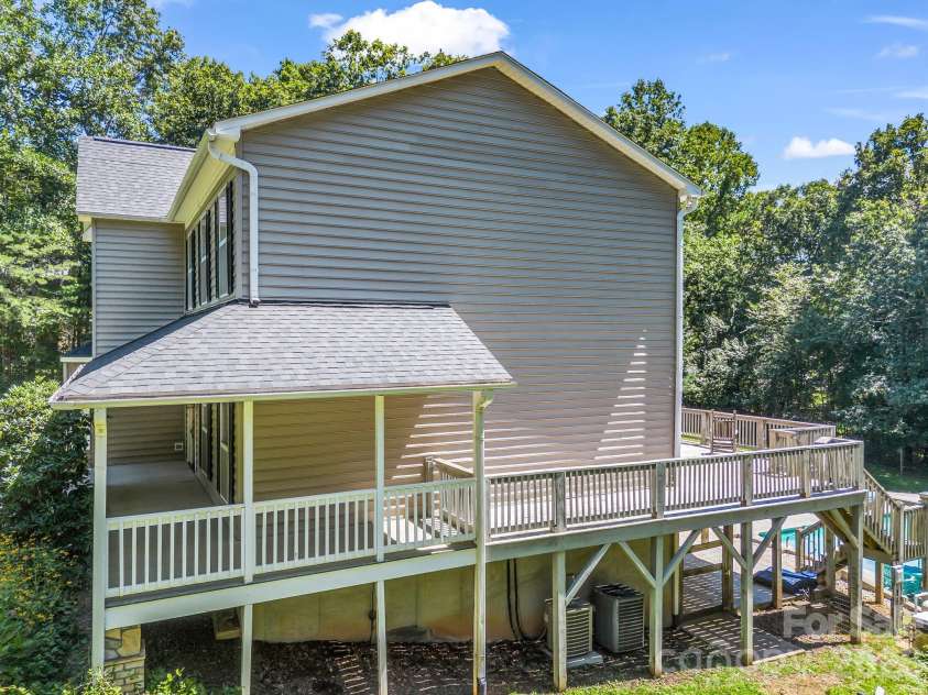 69 Ivy Lane, Fletcher, NC 28732.  MLS# CAR4417704, YatesRealty ID 47332. 