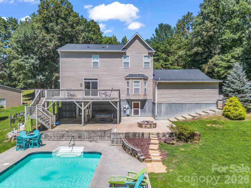 69 Ivy Lane, Fletcher, NC 28732.  MLS# CAR4417704, YatesRealty ID 47332. 