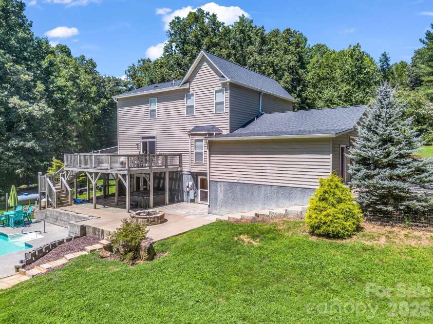 69 Ivy Lane, Fletcher, NC 28732.  MLS# CAR4417704, YatesRealty ID 47332. 