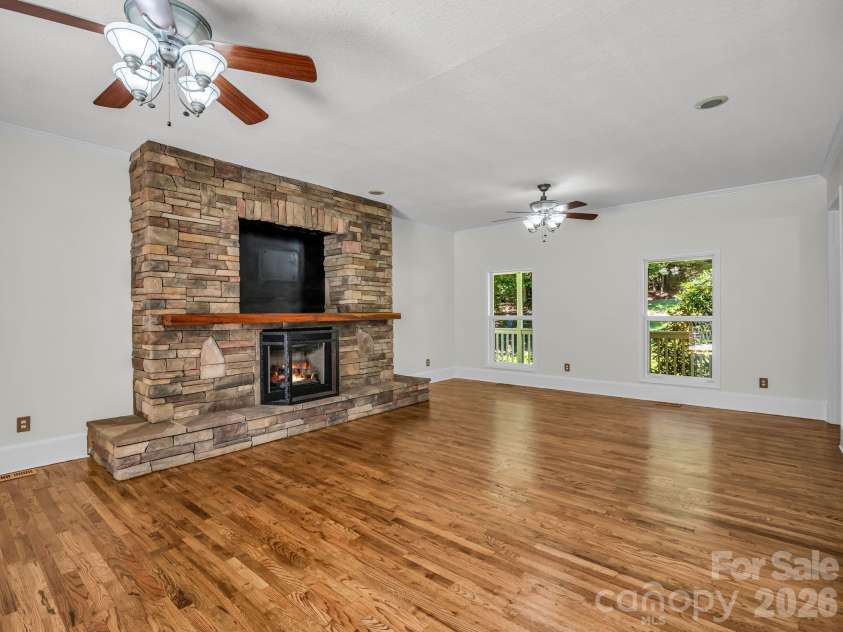 69 Ivy Lane, Fletcher, NC 28732.  MLS# CAR4417704, YatesRealty ID 47332. 
