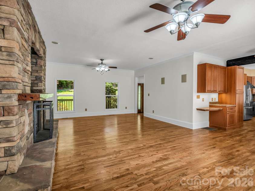 69 Ivy Lane, Fletcher, NC 28732.  MLS# CAR4417704, YatesRealty ID 47332. 