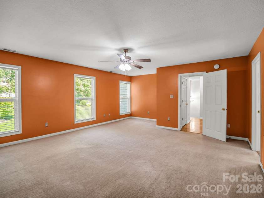 69 Ivy Lane, Fletcher, NC 28732.  MLS# CAR4417704, YatesRealty ID 47332. 