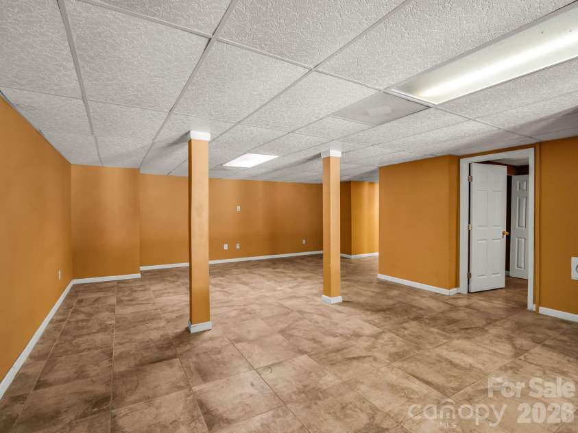 69 Ivy Lane, Fletcher, NC 28732.  MLS# CAR4417704, YatesRealty ID 47332. 
