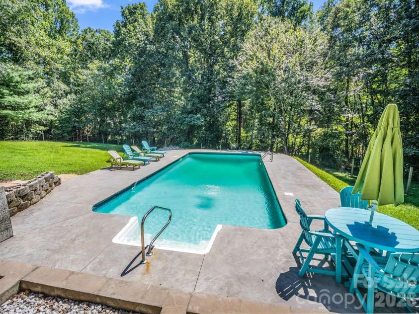 69 Ivy Lane, Fletcher, NC 28732.  MLS# CAR4417704, YatesRealty ID 47332. 