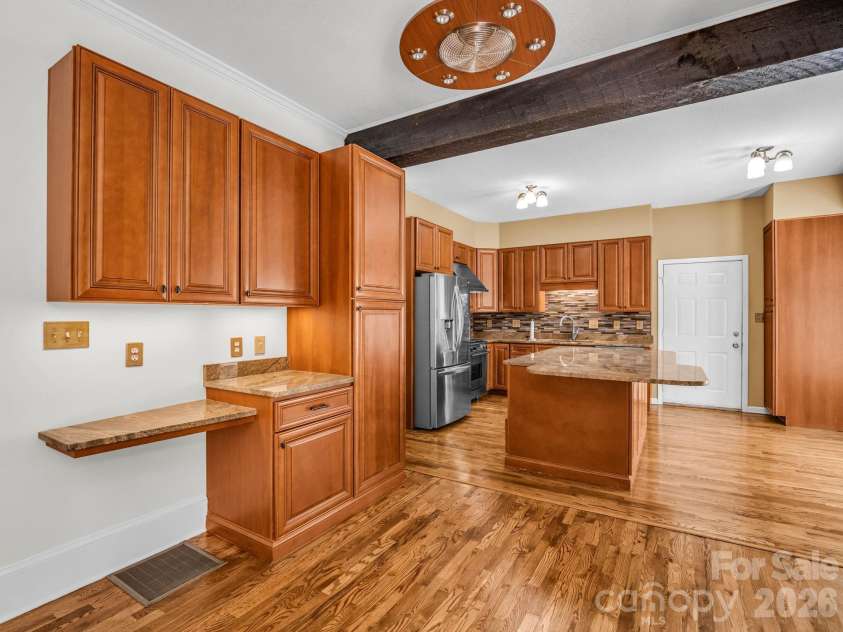 69 Ivy Lane, Fletcher, NC 28732.  MLS# CAR4417704, YatesRealty ID 47332. Bar Kitchen
