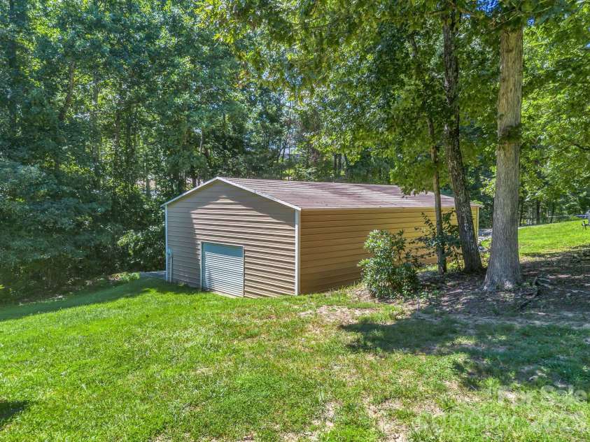 69 Ivy Lane, Fletcher, NC 28732.  MLS# CAR4417704, YatesRealty ID 47332. Garage/ Work shop