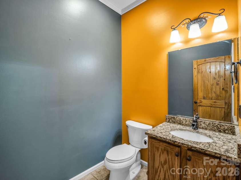 69 Ivy Lane, Fletcher, NC 28732.  MLS# CAR4417704, YatesRealty ID 47332. Guest bath