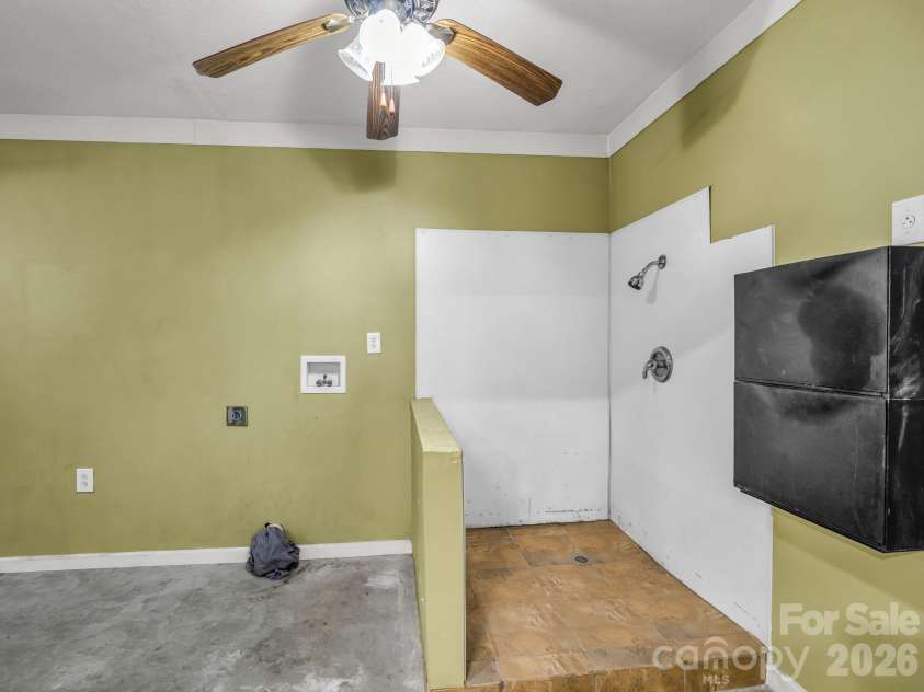 69 Ivy Lane, Fletcher, NC 28732.  MLS# CAR4417704, YatesRealty ID 47332. Mud room