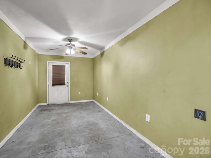 69 Ivy Lane, Fletcher, NC 28732.  MLS# CAR4417704, YatesRealty ID 47332. Mud room