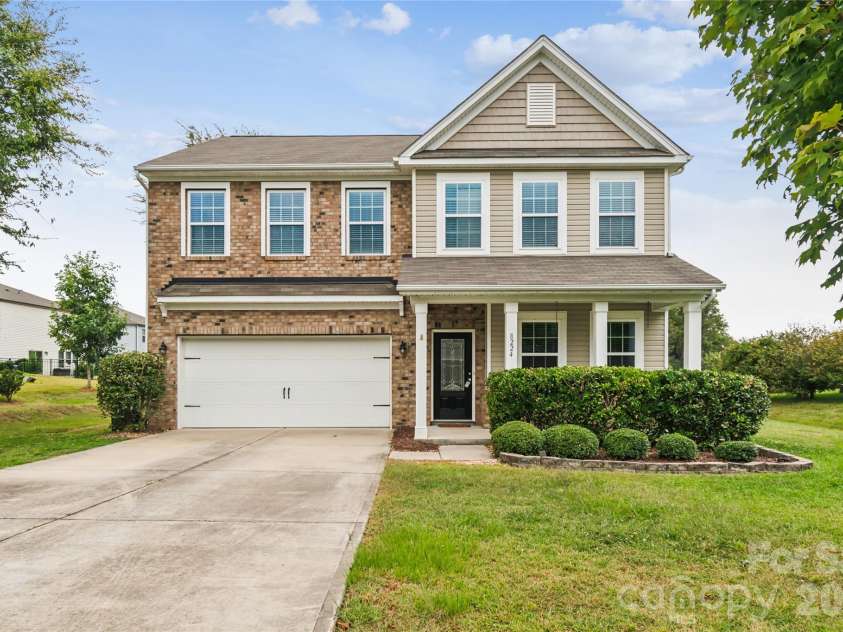8224 Kelburn Lane, Charlotte, NC 28273.  MLS# CAR4419014, YatesRealty ID 47333. 