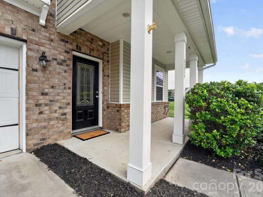 8224 Kelburn Lane, Charlotte, NC 28273.  MLS# CAR4419014, YatesRealty ID 47333. 