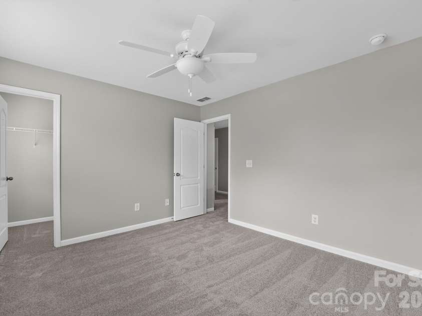 8224 Kelburn Lane, Charlotte, NC 28273.  MLS# CAR4419014, YatesRealty ID 47333. 