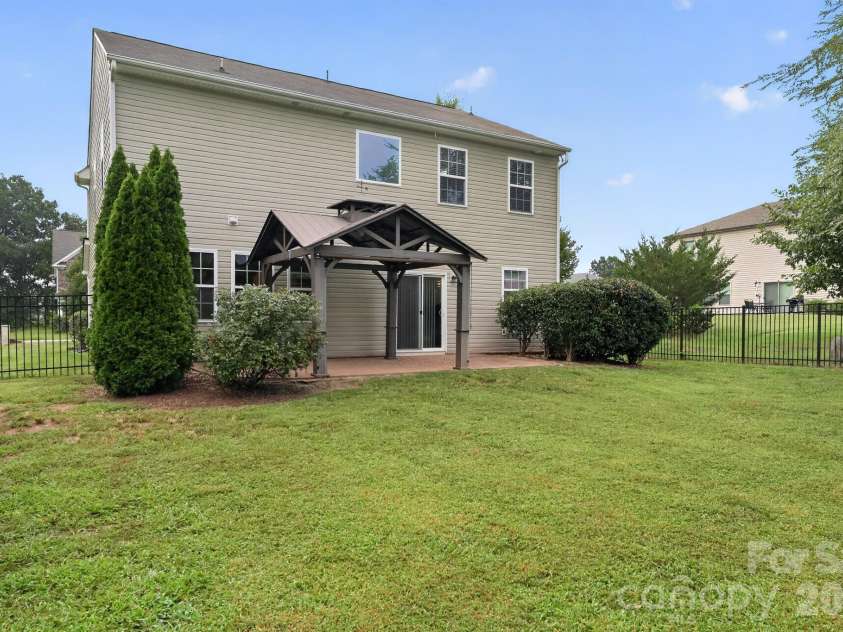 8224 Kelburn Lane, Charlotte, NC 28273.  MLS# CAR4419014, YatesRealty ID 47333. 
