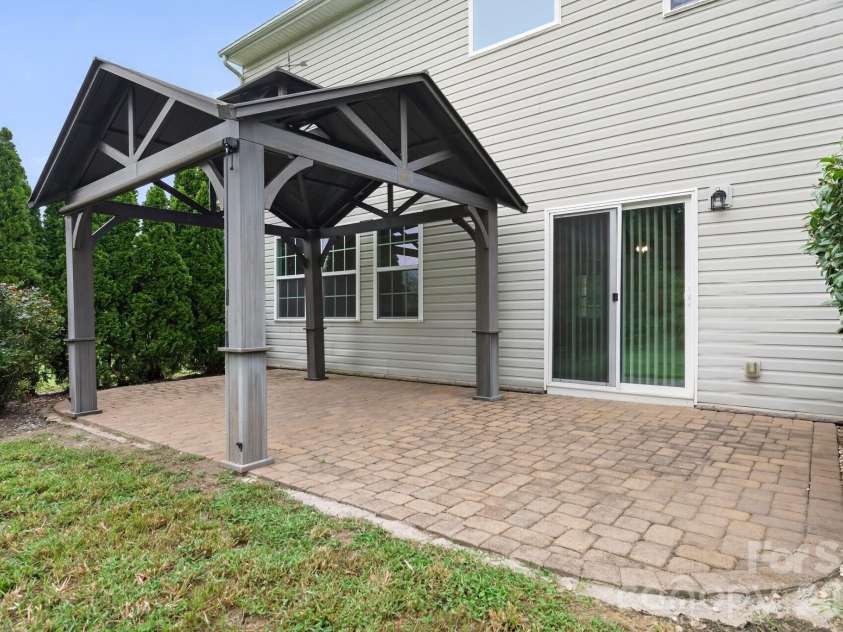 8224 Kelburn Lane, Charlotte, NC 28273.  MLS# CAR4419014, YatesRealty ID 47333. 