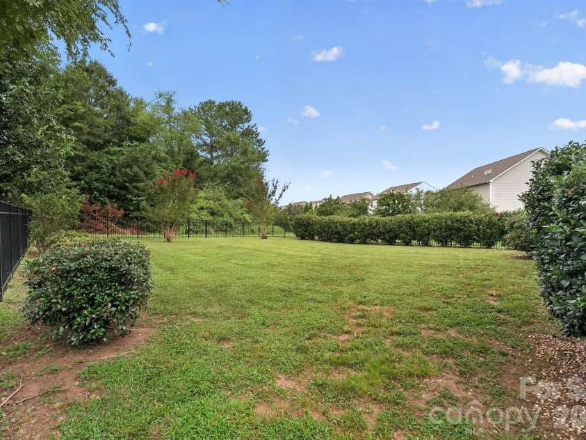 8224 Kelburn Lane, Charlotte, NC 28273.  MLS# CAR4419014, YatesRealty ID 47333. 