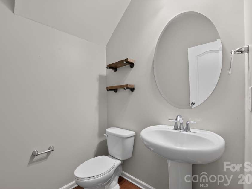 8224 Kelburn Lane, Charlotte, NC 28273.  MLS# CAR4419014, YatesRealty ID 47333. Powder Room on Main Level