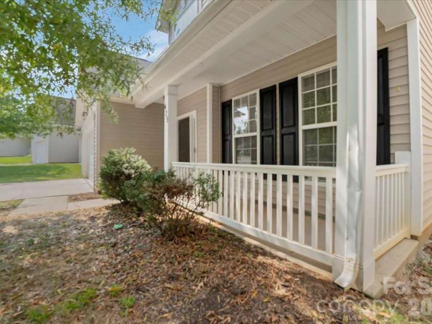 423 Mountain Quail Drive, Charlotte, NC 28216.  MLS# CAR4419011, YatesRealty ID 47334. 