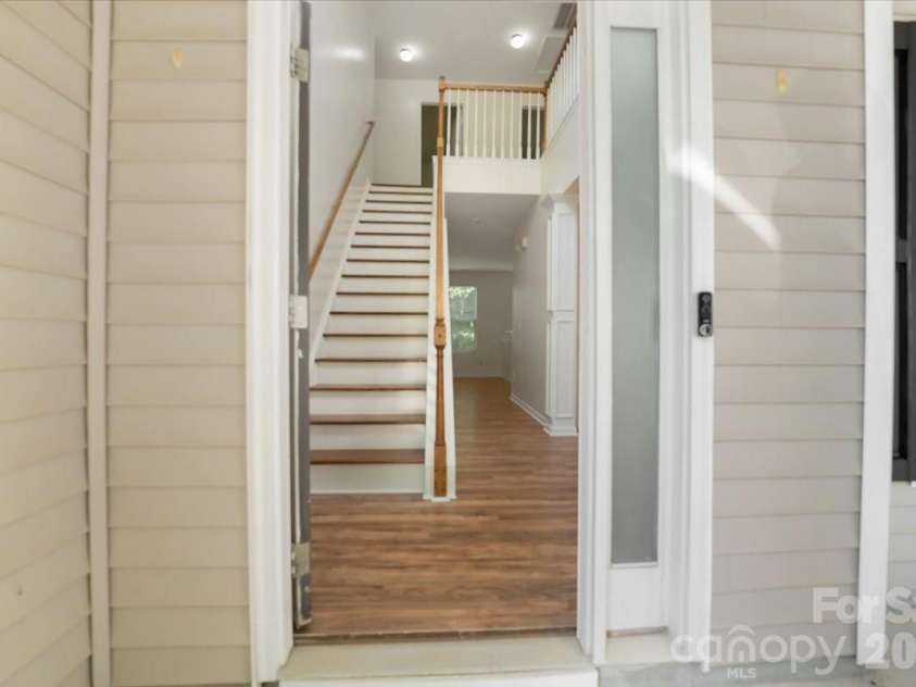 423 Mountain Quail Drive, Charlotte, NC 28216.  MLS# CAR4419011, YatesRealty ID 47334. 