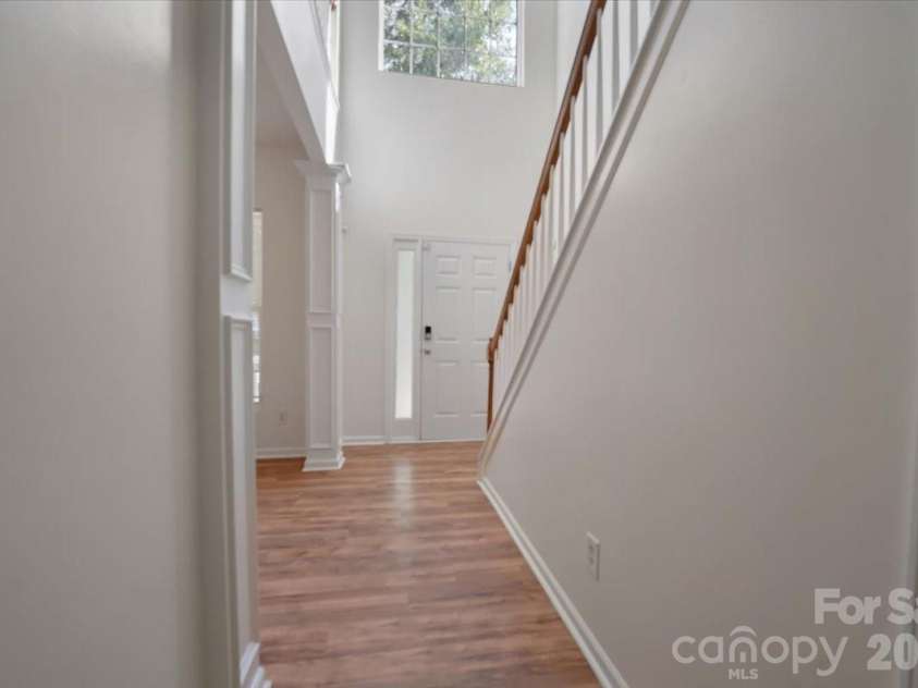 423 Mountain Quail Drive, Charlotte, NC 28216.  MLS# CAR4419011, YatesRealty ID 47334. 