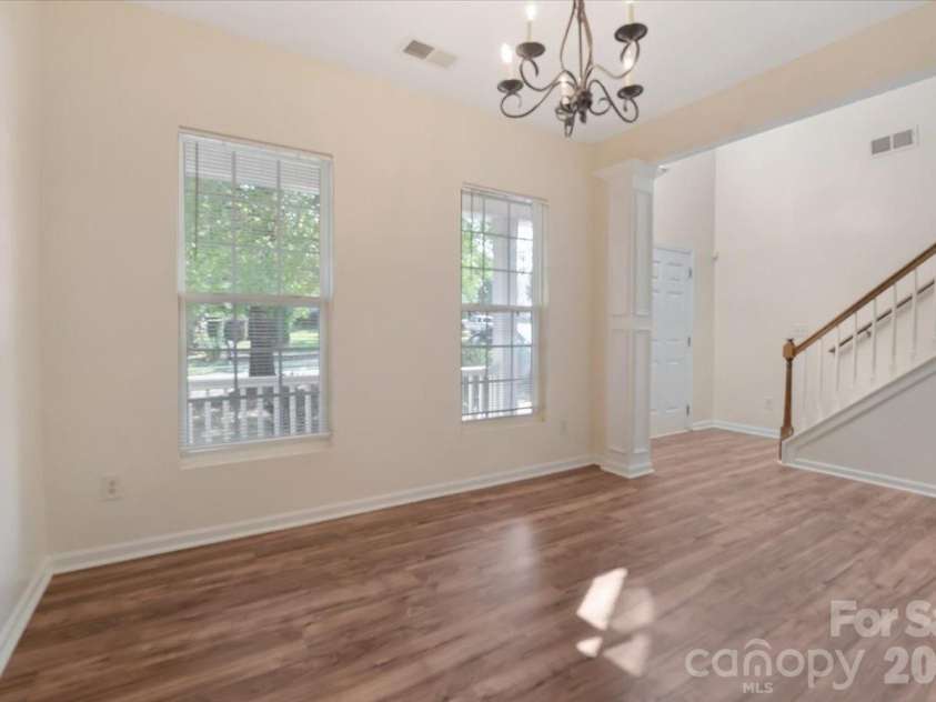423 Mountain Quail Drive, Charlotte, NC 28216.  MLS# CAR4419011, YatesRealty ID 47334. 