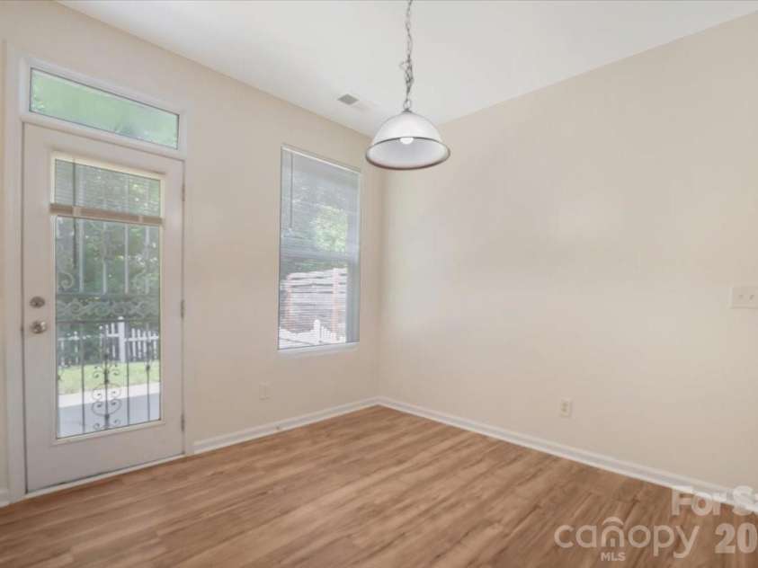 423 Mountain Quail Drive, Charlotte, NC 28216.  MLS# CAR4419011, YatesRealty ID 47334. 