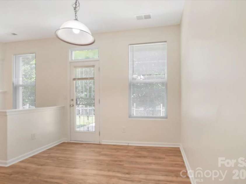423 Mountain Quail Drive, Charlotte, NC 28216.  MLS# CAR4419011, YatesRealty ID 47334. 