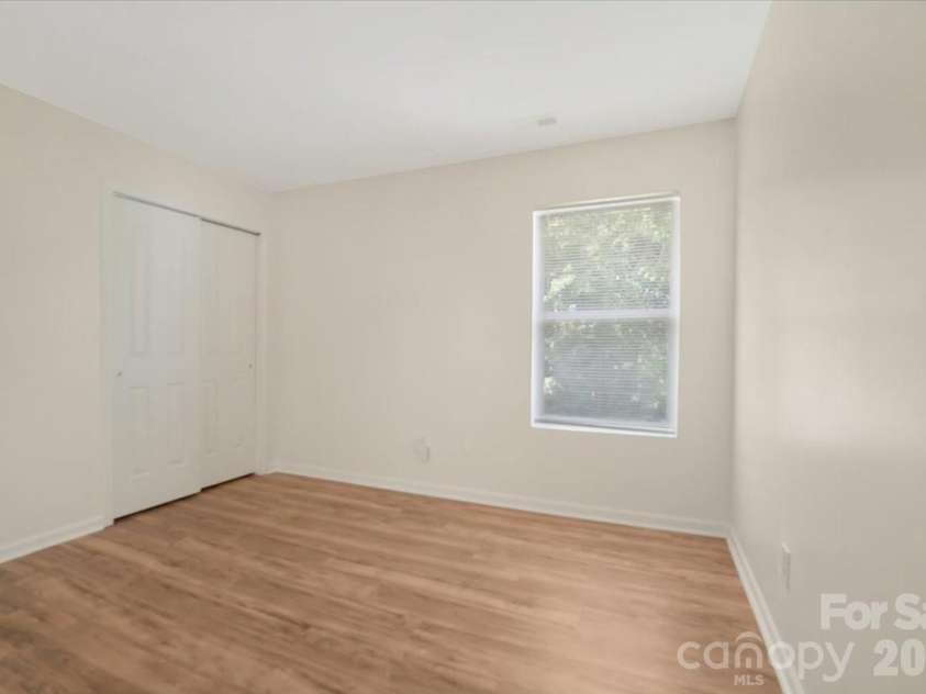 423 Mountain Quail Drive, Charlotte, NC 28216.  MLS# CAR4419011, YatesRealty ID 47334. 
