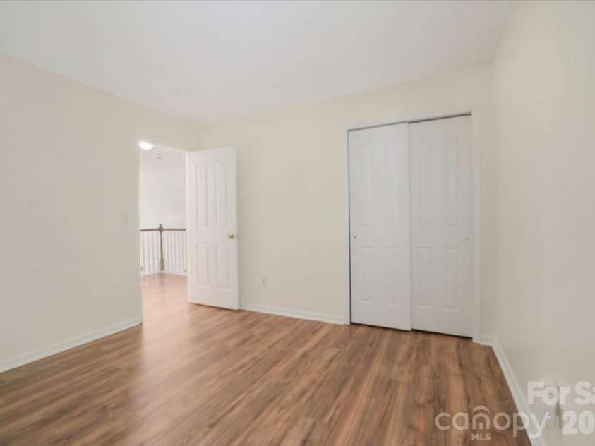 423 Mountain Quail Drive, Charlotte, NC 28216.  MLS# CAR4419011, YatesRealty ID 47334. 